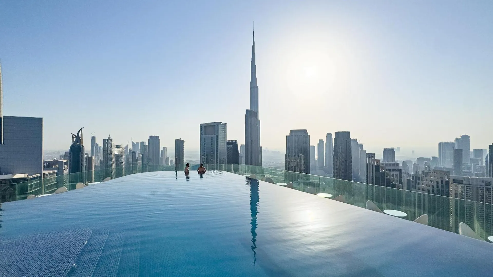 Infinity Rooftop Pool With Full Burj Khalifa View دبي
